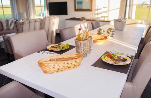 Colijnsplaat House | Holiday Home Ganuenta-2 by Interhome