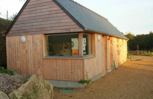 Begard House | Holiday Home 'Gite Du Moulin Du Poulloguer' with Private Terrace, Private Garden and Wi-Fi