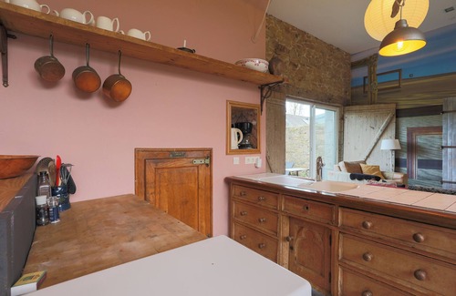 Prat House | Holiday Home 'Gite La Grange Cheval Rouge 4 Pers' with Shared Pool