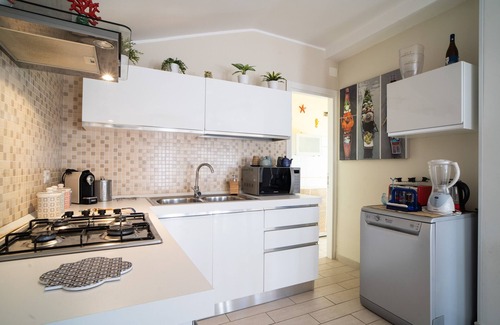 Recanati House | Holiday Home "Giugiò" with Mountain View, Terrace & A/C