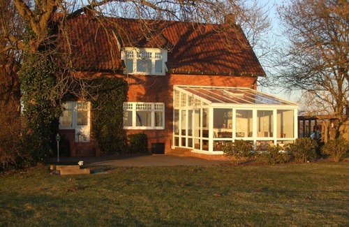 Hatzum Apartment | Holiday home Hooge Warf