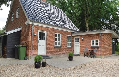 Tistrup House | Holiday Home Hodde With Fireplace