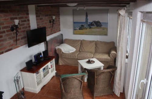 Zirkow House | Holiday Home 'Hof Seelvitz Svanvithe' with Private Terrace, Private Garden and Wi-Fi