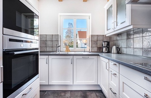 Putbus House | Holiday Home 'Hof Vilmnitz 22 B' with Private Terrace, Private Garden and Wi-Fi