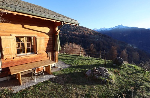 Mase Ski Chalet | Holiday home in a quiet, sunny location in a hiking and skiing region