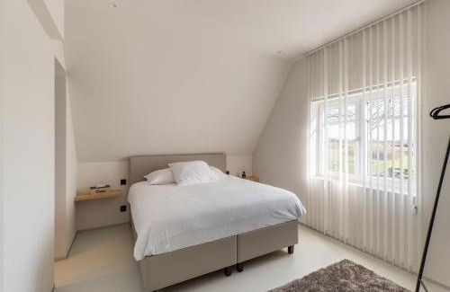 Aardenburg House | Holiday Home in Aardenburg near Sint-Baafskerk, cleaning included