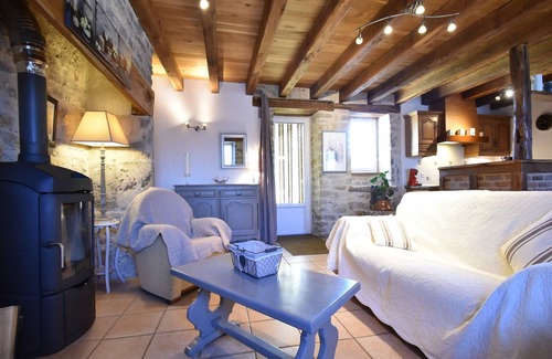Gramat House | Holiday Home in Gramat with Private Pool