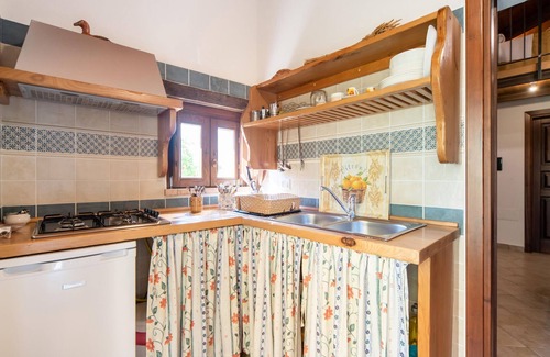 Stilo House | Holiday Home in Guardavalle near River