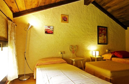 Rancio Valcuvia Apartment | Holiday home in a former mill from the 18th century. With 10 000 m² of land and pool
