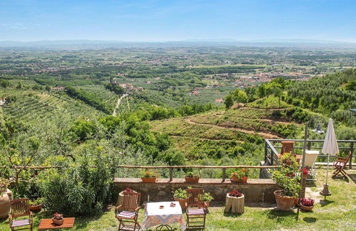 Giugnano House | Holiday Home in Larciano with 2 bedrooms sleeps 6