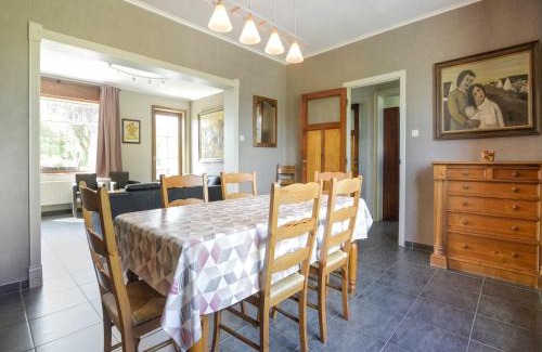 Vleteren House | Holiday Home in Oostvleteren with Garden