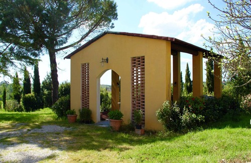 Vinci House | Holiday Home in Tuscany with Pool & Garden