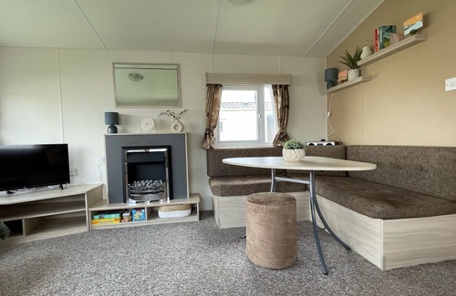 Swalecliffe House | Holiday home in Whitstable - 5 mins from the beach
