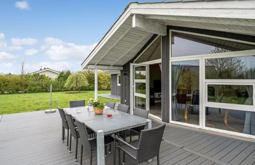 Skaven Strand House | Holiday Home Ingbritt - 700m to the inlet by Interhome