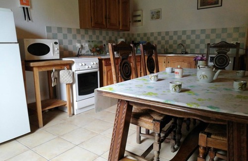 Ploerdut House | Holiday Home 'Jade - Gîtes De Kerlividic' with Shared Pool, Shared Garden and Wi-Fi