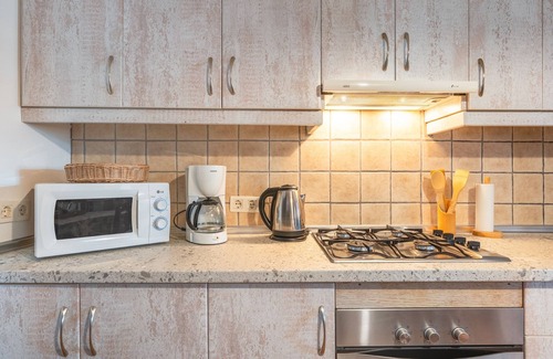 Castril House | Holiday Home 'Jaïra Sierra De Castril' with Mountain View, Wi-Fi and Air Conditioning