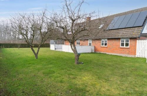 Bedegaard House | Holiday Home Josie - 700m from the sea by Interhome
