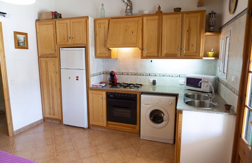 Es Canutells House | Holiday Home 'La Casa Del Pescador' with Sea Views, Wi-Fi and Air Conditioning