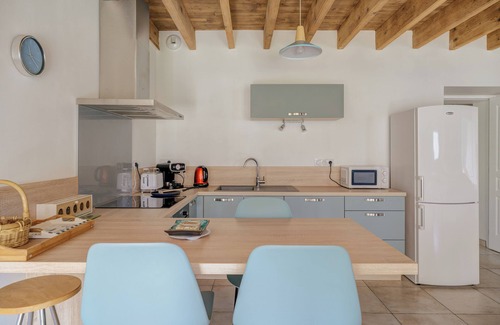 Quebriac House | Holiday Home 'La Ferme D'Alcide' with Private Terrace, Private Garden and Wi-Fi