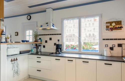 Lampaul-Plouarzel House | Holiday Home La Glycine by Interhome
