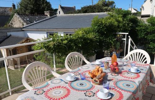 Lampaul-Plouarzel House | Holiday Home La Glycine by Interhome