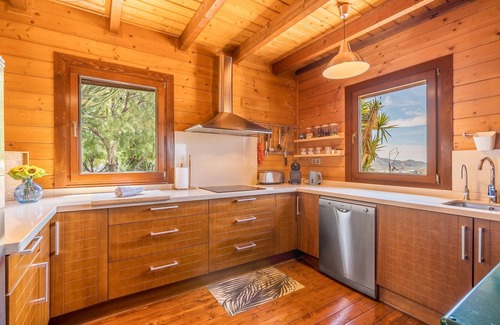 Motril House | Holiday Home 'La Haima' with Sea View, Wi-Fi and Air Conditioning