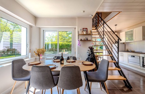 Morlaix House | Holiday Home 'La Maison De Kerscovie' with Private Terrace, Private Garden and Wi-Fi