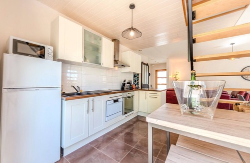 Morlaix House | Holiday Home 'La Maison De Kerscovie' with Private Terrace, Private Garden and Wi-Fi