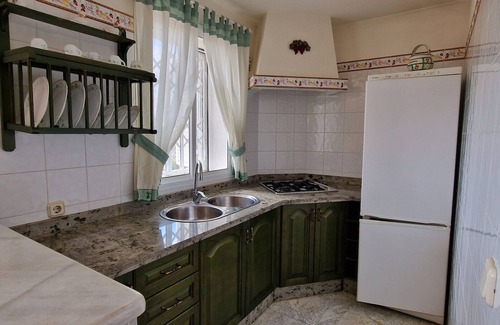 Montoro House | Holiday Home 'Los Rosales De La Palmilla' with Private Pool, Balcony and Air Conditioning