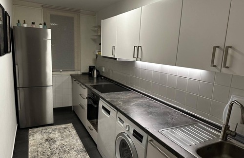 Wilmersdorf House | Holiday Home 'Luxus Wohnung' with Balcony and Wi-Fi