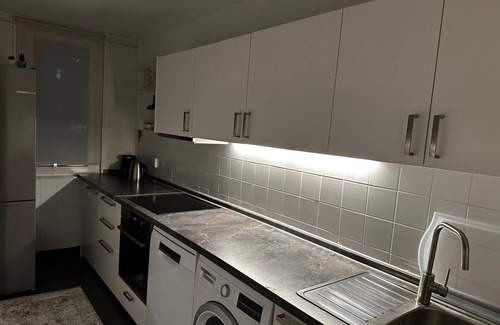 Wilmersdorf House | Holiday Home 'Luxus Wohnung' with Balcony and Wi-Fi