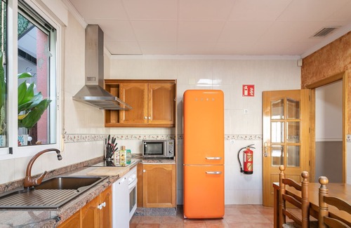 Alicante House | Holiday Home 'Mar De Ilusiones' with Wi-Fi and Air Conditioning