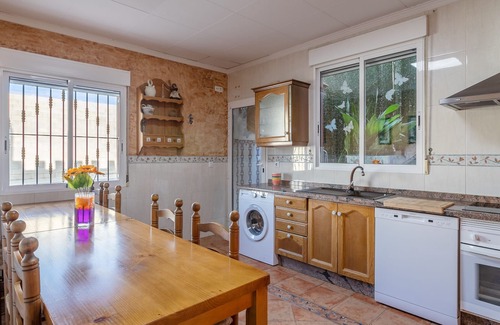 Alicante House | Holiday Home 'Mar De Ilusiones' with Wi-Fi and Air Conditioning