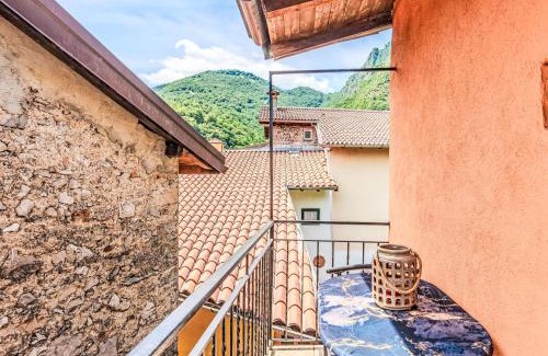 Carlazzo House | Holiday Home Milù by Interhome