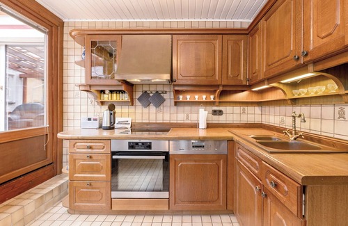 Traben-Trarbach House | Holiday Home 'Moseljuwel' with Sauna, Pool and Lake View