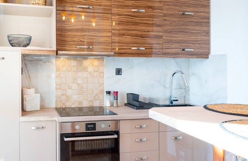 Vissa House | Holiday Home 'Mont' Rock Villas 3' with Sea View, Wi-Fi and Air Conditioning