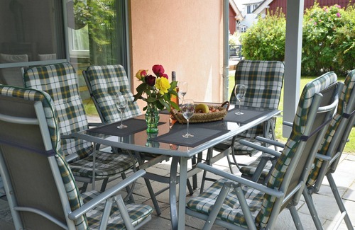 Zierow House | Holiday home near the beach with garden