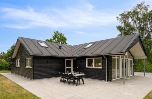 Skødshoved Strand House | Holiday Home Norna - 350m from the sea by Interhome