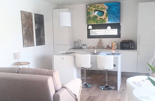 Calasparra House | Holiday Home 'Oasis Lovft' with Mountain View, Wi-Fi and Air Conditioning