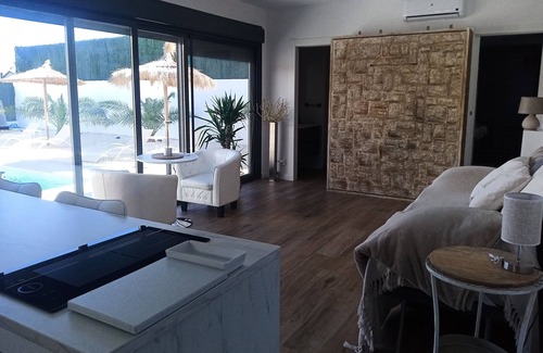 Calasparra House | Holiday Home 'Oasis Lovft' with Mountain View, Wi-Fi and Air Conditioning