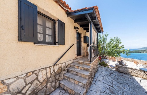 Sivota House | Holiday Home 'Old Manor Cottage House 4' with Sea View, Wi-Fi and Air Conditioning