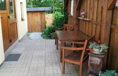 Malschwitz House | Holiday home on the Olbasee with private water access, dock, boat and playhouse