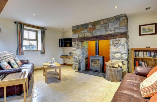 Tywyn House | Holiday Home Opgewonder by Interhome