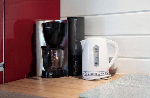 Loddin House | Holiday Home 'Oskar' with Private Terrace and Wi-Fi