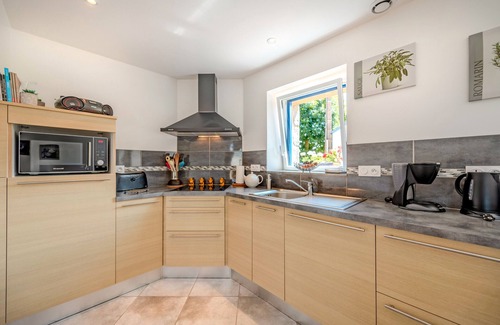 Taule House | Holiday Home 'Petite Maison' with Private Terrace and Shared Garden