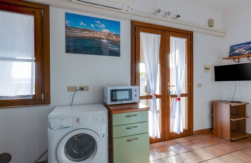 Bosa Marina House | Holiday Home ‘Residenza Solemar - App 12’ with Sea View, Wi-Fi