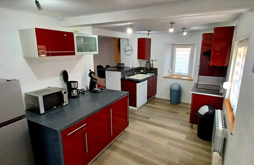 Hirson House | Holiday Home 'Résidence Des 3 Chateaux' with Private Terrace and Private Garden