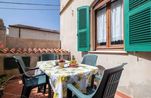Osilo House | Holiday Home 'Residenza Ica' with Private Terrace and Balcony