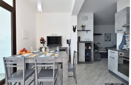 Torre di Bari House | Holiday Home "Ri - Ale" with Private Terrace, Private Parking & Wi-Fi