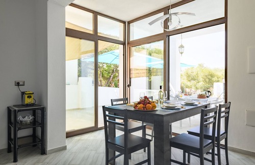 Torre di Bari House | Holiday Home "Ri - Ale" with Private Terrace, Private Parking & Wi-Fi